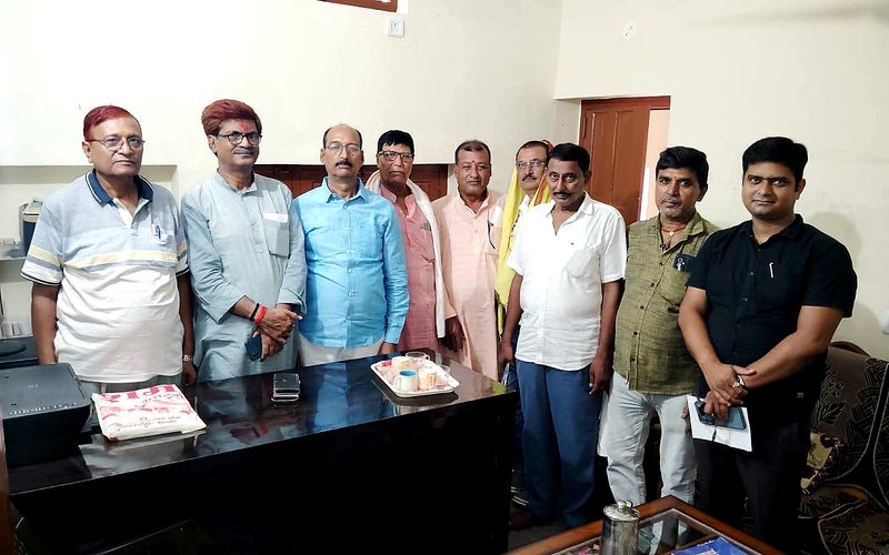 Community group in office